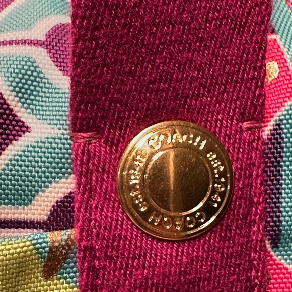 Rare Limited Edition Coach Poppy Pink Travel Bag with Whimsical Design EUC - Picture 4 of 16